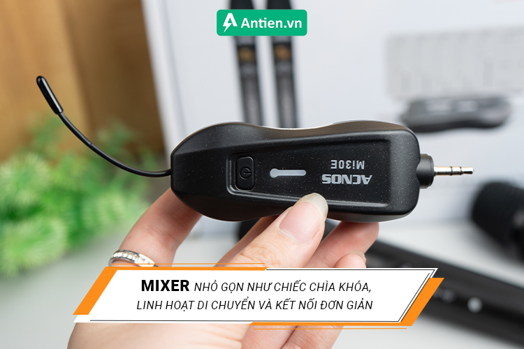 Chiếc mixer nhỏ gọn như chiếc chìa khóa với thao tác kết nối đơn giản