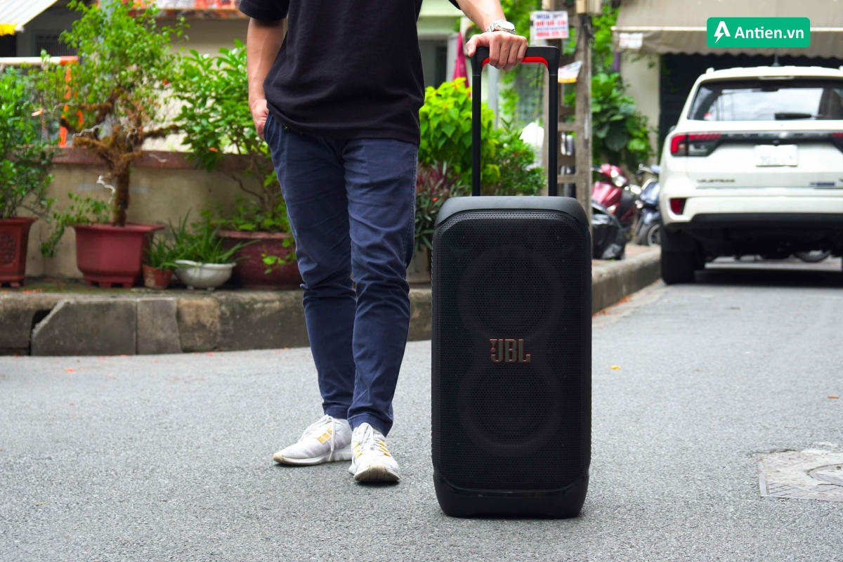 JBL PartyBox Stage 320 công suất lớn lên tới 240 W