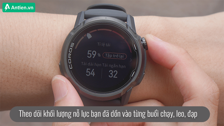 Các thông số tập luyện ngay trên cổ tay biến APEX 4 là huấn luyện viên cá nhân