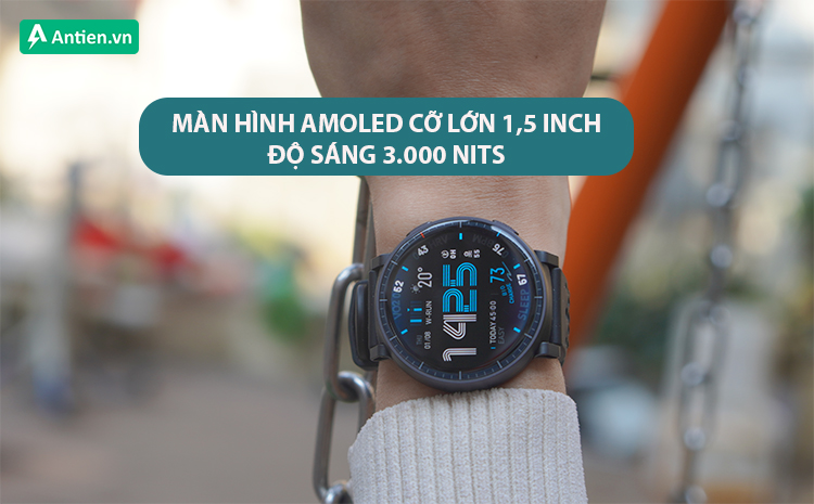 Active Max sở hữu màn hình Amoled lớn hơn so với Active 2, cho thông tin sống động, chi tiết hơn