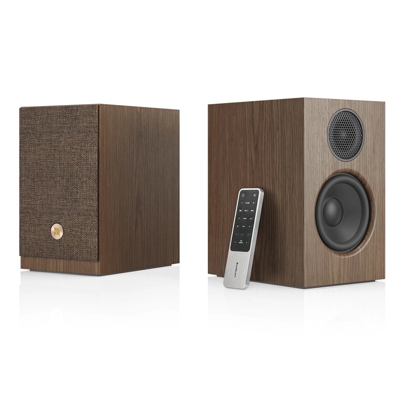 Loa Audio Pro A28 W đi kèm remote giúp thao tác nhanh và thuận tiện hơn