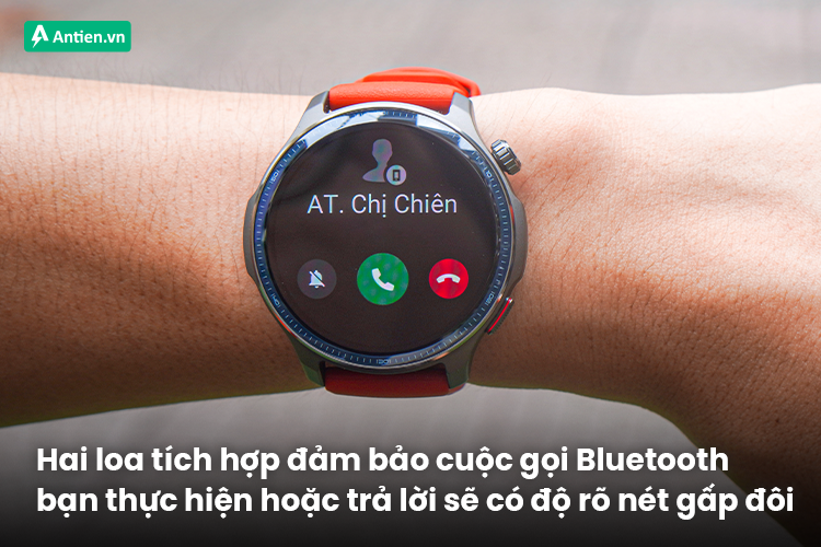 Thực hiện và nhận cuộc gọi với âm thanh trong trẻo, rõ nét nhờ loa kép Stereo