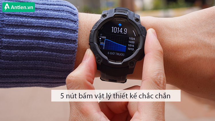 Instinct 3 không có màn hình cảm ứng, đồng hồ vẫn sử dụng 5 nút bấm truyền thống