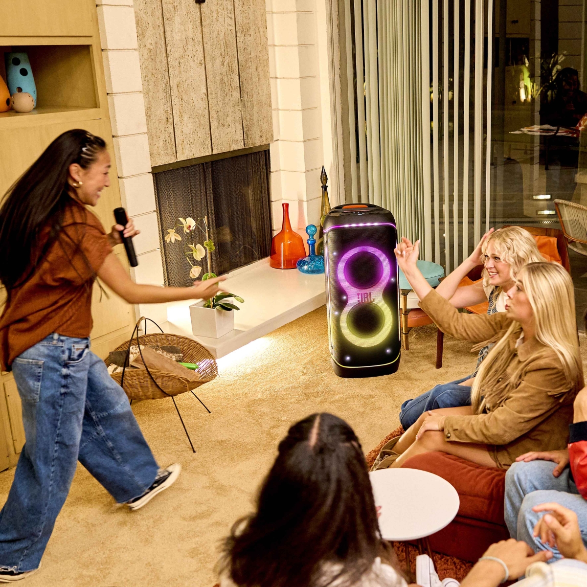 Kết nối linh hoạt, hỗ trợ cả không dây và có dây