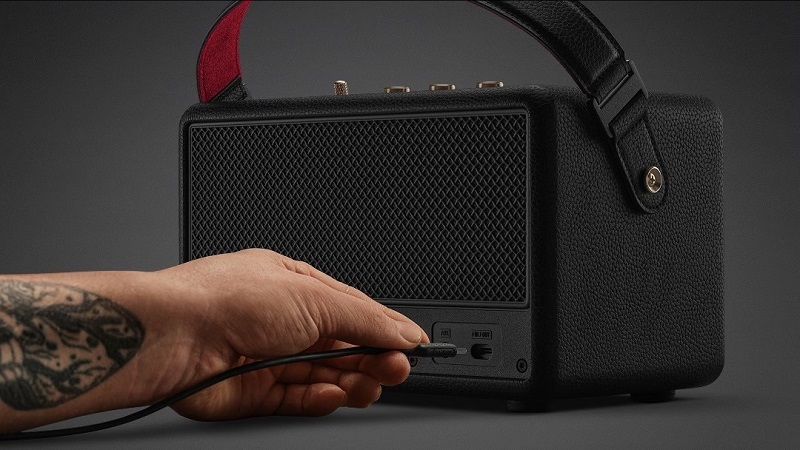 Thời lượng pin lên tới 50 giờ – Sạc nhanh tiện lợi