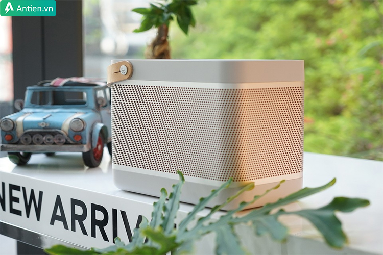 Beolit 20 cung cấp góc phủ âm rộng cho âm thanh đa tầng chi tiết, chính xác