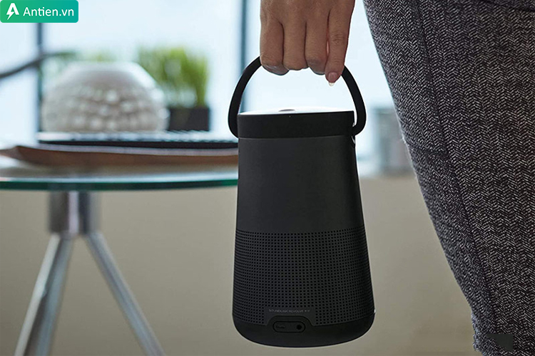 Đưa âm nhạc của bạn đi muôn nơi với quai xách tay phong cách trên Revolve Plus II