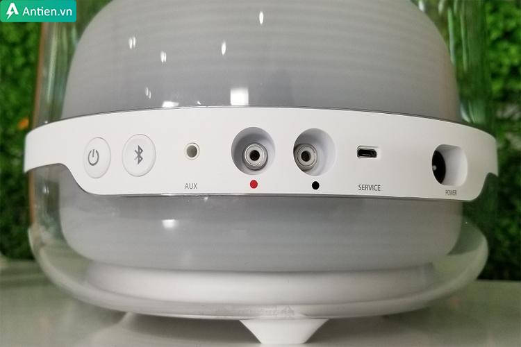 Soundsticks 4 trang bị cổng kết nối đa dạng