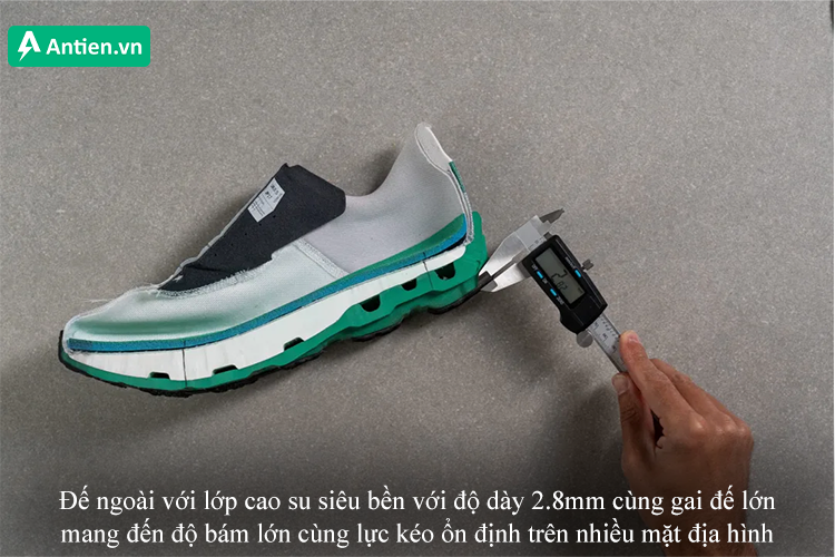 Đế ngoài với lớp cao su siêu bền dày 2.8mm