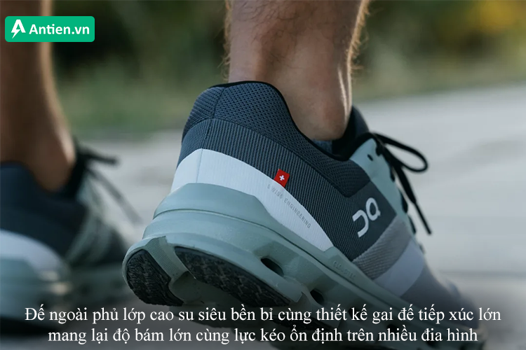 Đế ngoài phủ lớp cao su bền bỉ tăng cường độ bám