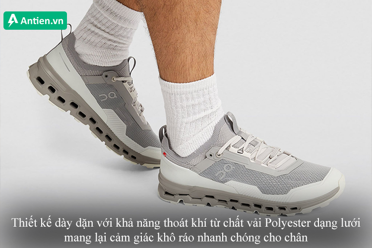 Thiết kế thoáng khí từ chất vải Polyester dạng lưới