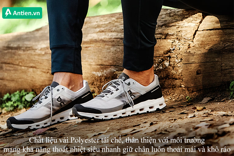 Chất liệu vải thoát nhiệt nhanh chóng, giữ chân luôn thoải mái