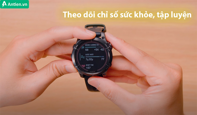 Trên Fenix 7 Pro, bạn dễ dàng theo dõi các chỉ số sức khỏe, tập luyện chi tiết