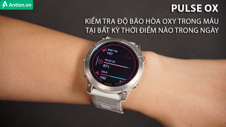 Với cảm biến Pulse OX, bạn dễ dàng kiểm tra độ bão hòa oxy trong máu tại mọi thời điểm trong ngày