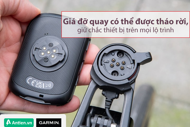 Giá đỡ tiêu chuẩn của Garmin được gắn chắc giữ cho thiết bị không xê dịch