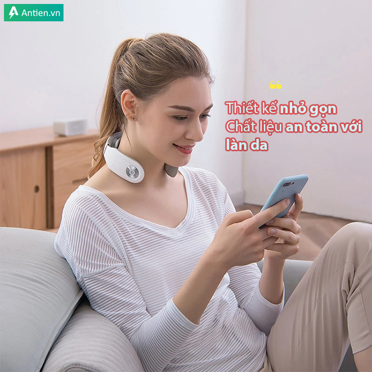 SKG 4098E thiết kế chữ U ôm khít cổ cùng chất liệu thân thiện với da, thoáng khí