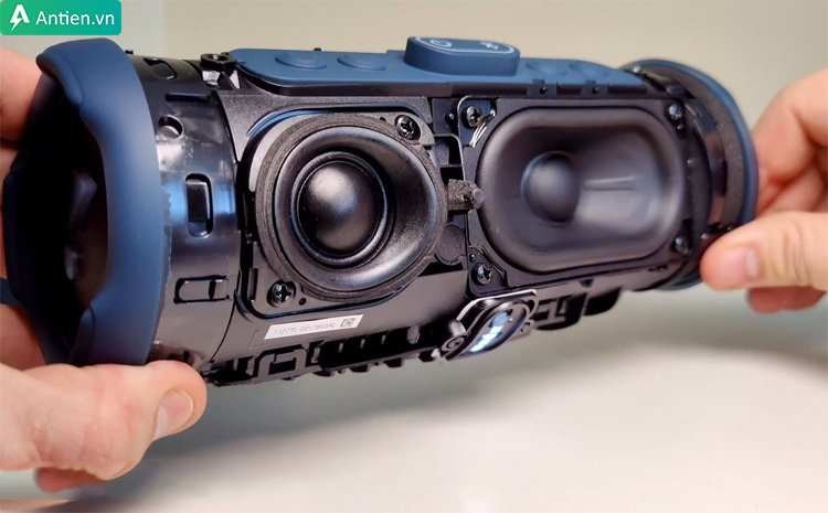 Charge 5 đem tới chất âm rõ ràng, mạnh mẽ với công nghệ JBL Pro Sound