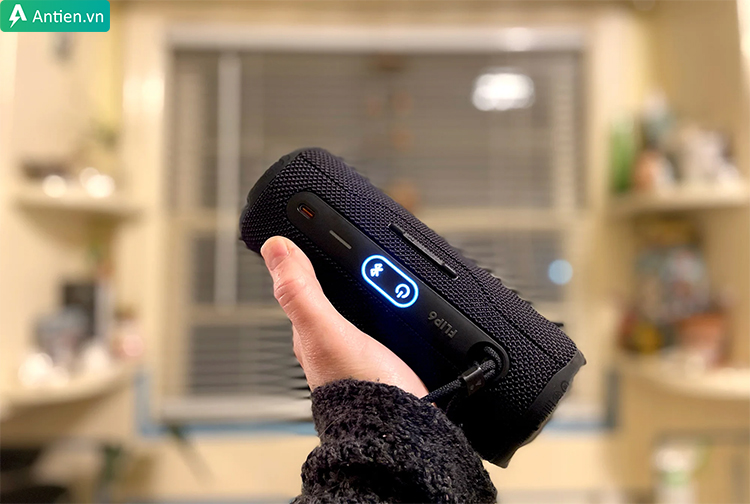 Flip 6 cho bạn 12h chơi nhạc chỉ 1 lần sạc