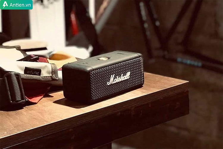 Emberton Series với viên pin bền sẵn sàng đồng hành mọi chuyến đi của bạn