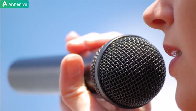 Độ nhạy của Mic không dây thể hiện khả năng hút âm thanh ở khoảng cách bao xa