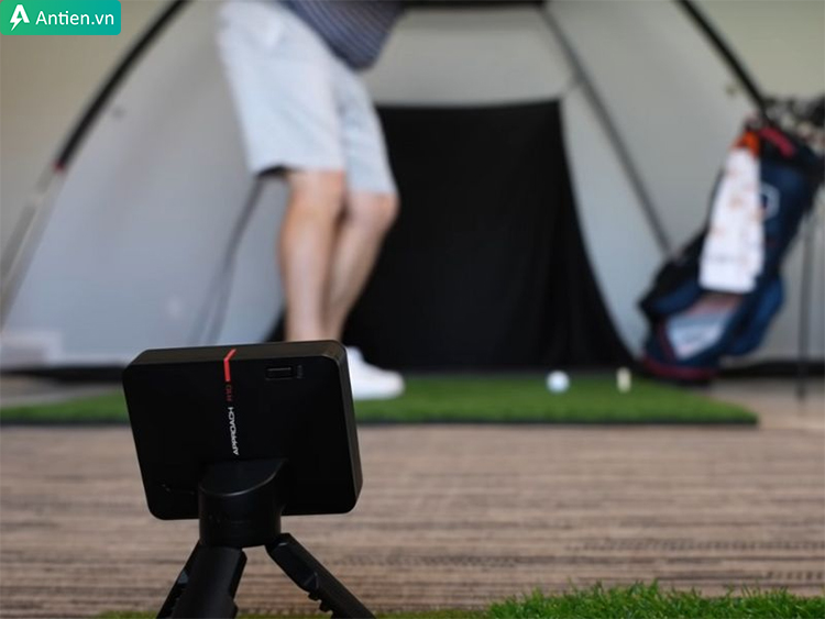 Ngay cả khi không có gậy bạn vẫn có thể tham gia giải đấu qua ứng dụng trên R10