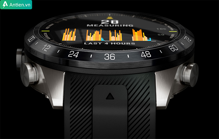 Marq Athlete 2 trang bị khung bezel kiểu đồng hồ bấm giờ