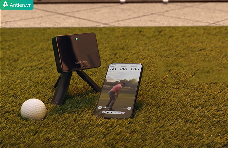 Approach R10 theo dõi và phân tích từng cú xoay người nhờ tự động quay video