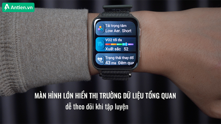 Các trường dữ liệu hiển thị tổng quan, trực quan trên màn hình lớn 2 inch của Venu X1