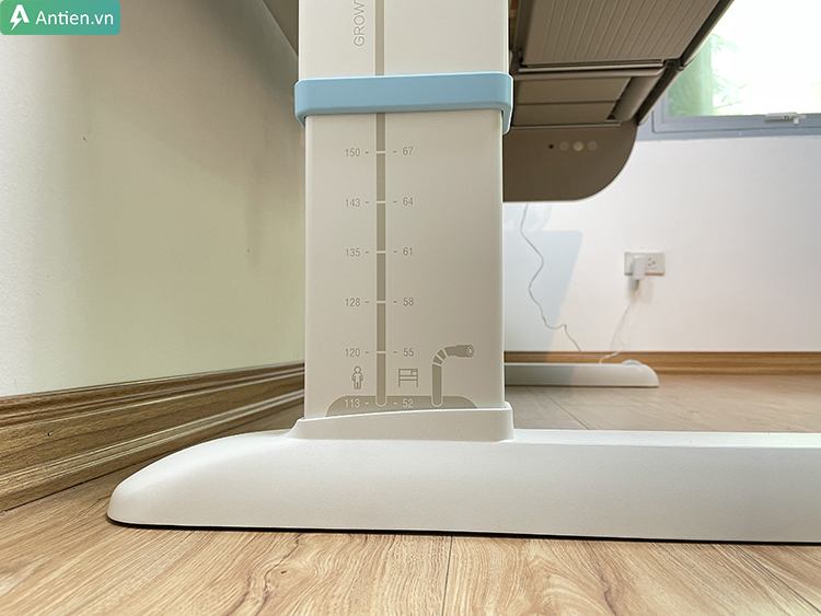 2M2KIDS QM120H sử dụng chất liệu nhôm hàng không cao cấp cho khung và chân đế