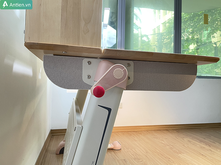 TS120H dễ vận hành với tay quay nâng hạ chiều cao nhẹ nhàng