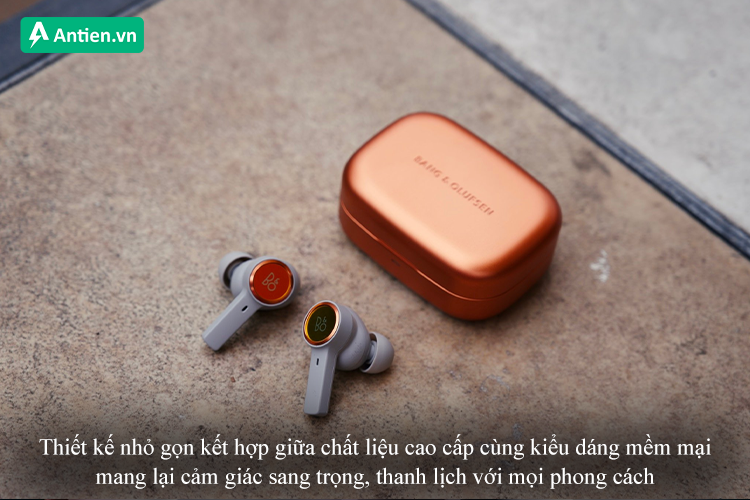 Kiệt tác nhỏ gọn trên tai mang lại cảm giác sang trọng với mọi phong cách