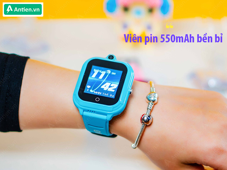 Viên pin bền 550mAh giúp trẻ yên tâm sử dụng thời gian dài và có cảnh báo khi pin yếu