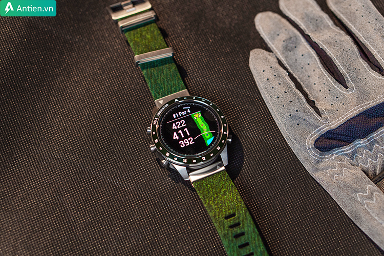 Playslike sẽ điều chỉnh khoảng cách để tính toán cú đánh lên và xuống sườn dốc