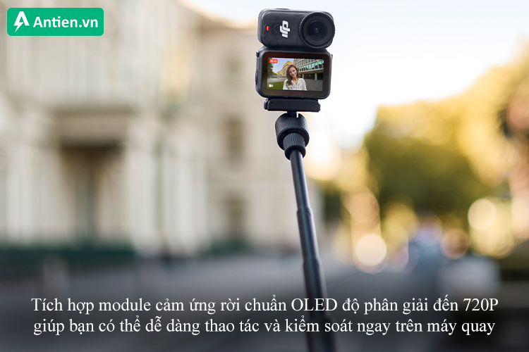 Tích hợp module cảm ứng rời, cho phép bạn thao tác và kiểm soát cảnh quay dễ dàng