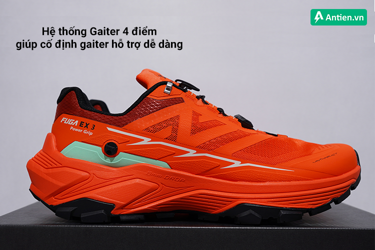 Hệ thống Gaiter 4 điểm giúp đeo gaiter bảo vệ dễ dàng, tránh bụi bẩn, bùn lầy bám giày khi chạy