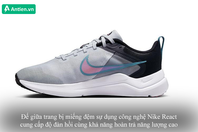 Đệm Nike React cung cấp độ đàn hồi và cảm giác đệm tốt