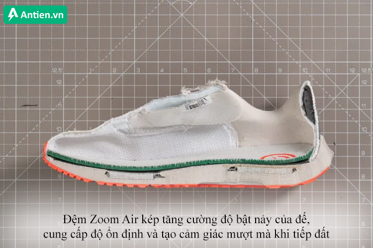 Trang bị đệm Zoom Air kép tăng cường độ bật