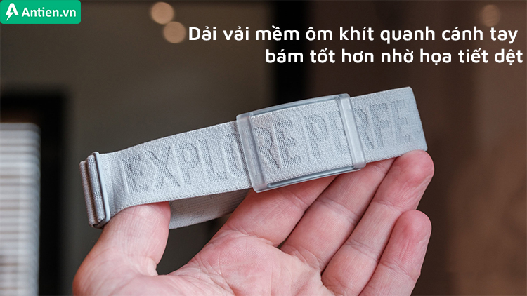 Dây đeo vải mềm và thoáng khí, mang đến cảm giác thoải mái trong tập luyện