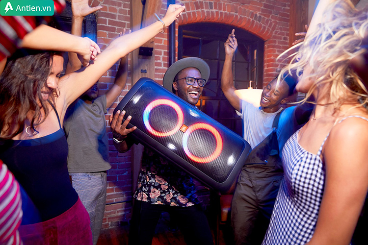 Loa kéo JBL trang bị củ loa hiện đại với công suất mạnh mẽ