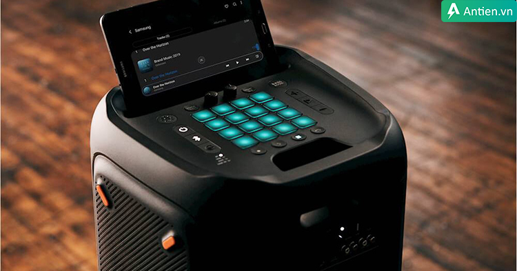 Partybox 1000 có thêm bảng điều khiển DJ để khuấy động không gian lớn