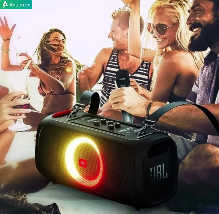 Loa Partybox On The Go thích hợp hát karaoke với nhóm ít người