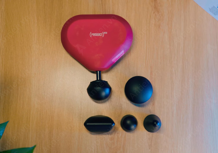 Theragun Mini có thể thay đầu đấm