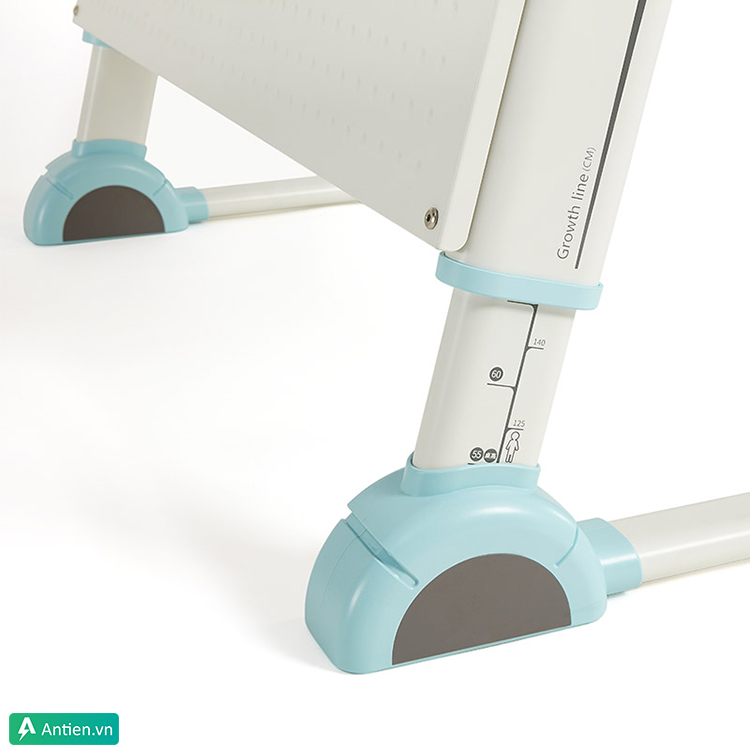 Chiều cao của bàn học 2M2KIDS thay đổi linh hoạt theo hình dạng cơ thể trẻ