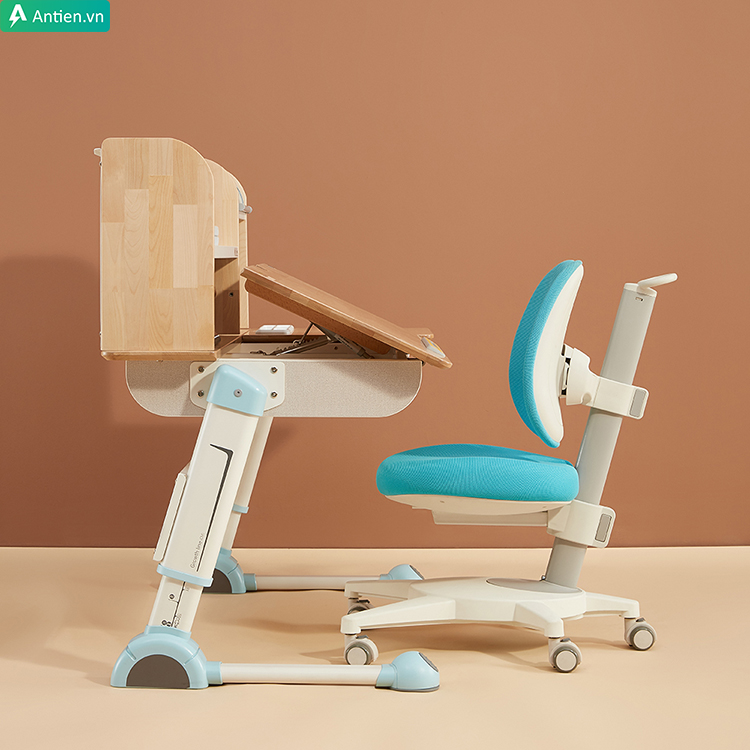 Điều chỉnh góc nghiêng mặt bàn theo từng nhu cầu đọc, viết, vẽ...