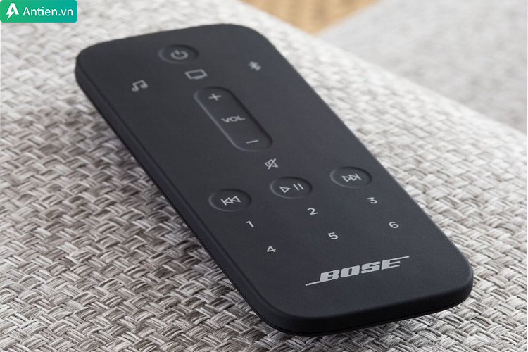 Bose Smart Soundbar 900 điều khiển từ xa tiện lợi chỉ bằng 1 nút chạm