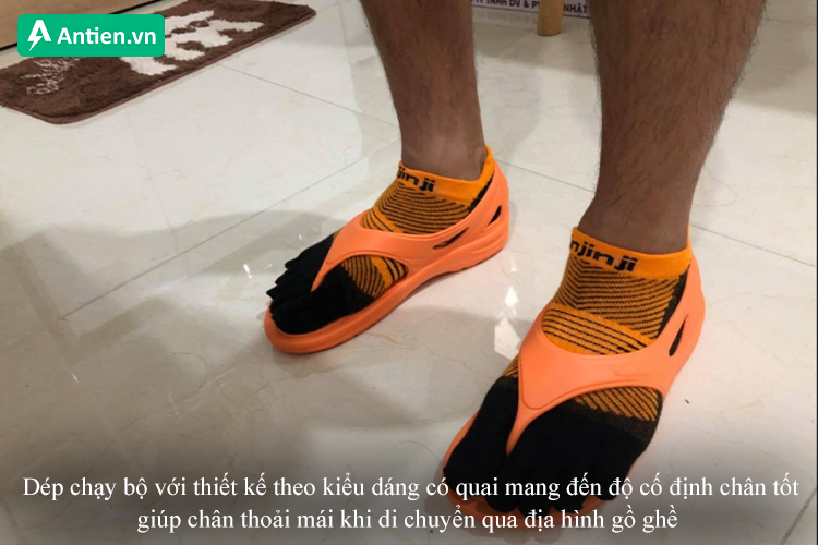 Dép chạy bộ với kiểu dáng có quai