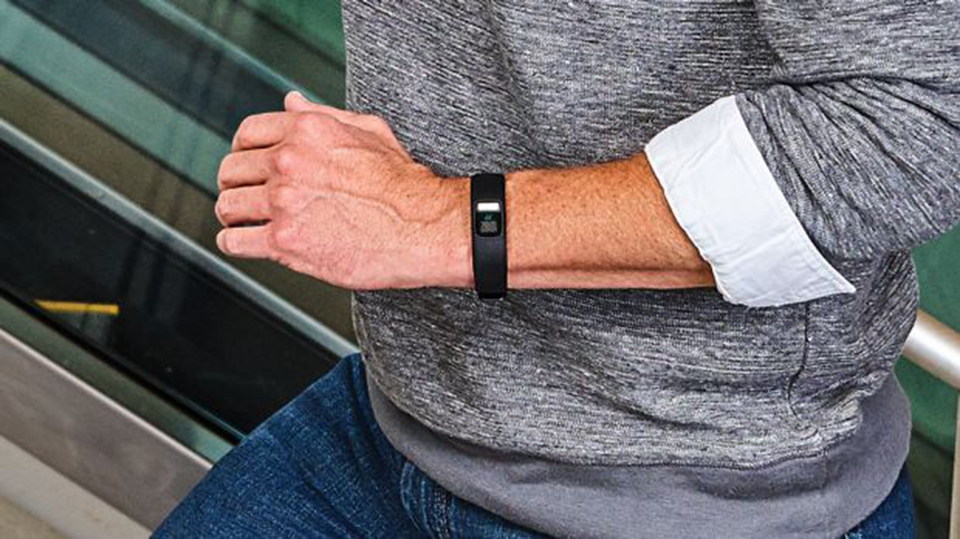 Vòng đeo tay thông minh Garmin Vivofit 4 hỗ trợ thể thao