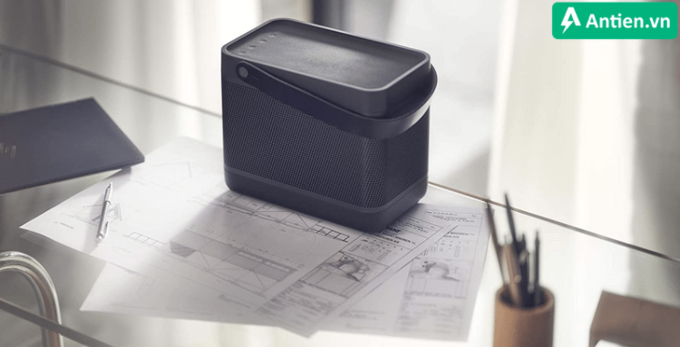 Loa Bang&Olufsen Beolit 20 không có nhiều khác biệt so với Beolit 17