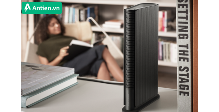 Beosound Emerge Black Anthracite có thiết kế giống 1 cuốn sách