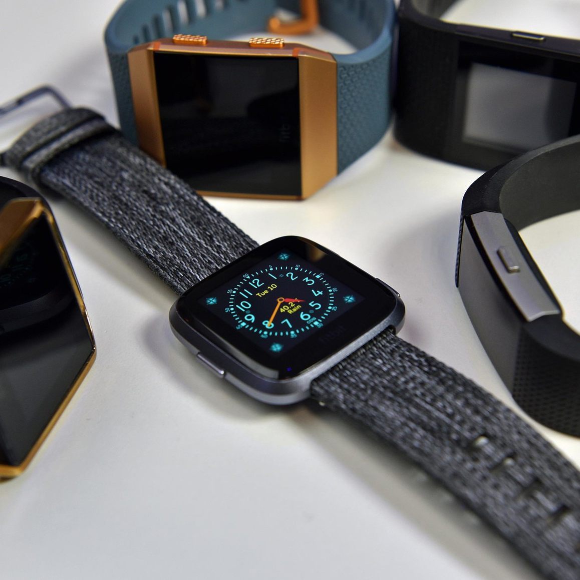 Đồng hồ thông minh Fitbit Versa
